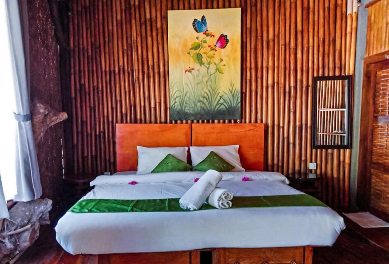 הוילה Batununggul Gading Tree House מראה חיצוני תמונה