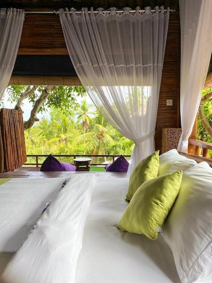 הוילה Batununggul Gading Tree House מראה חיצוני תמונה
