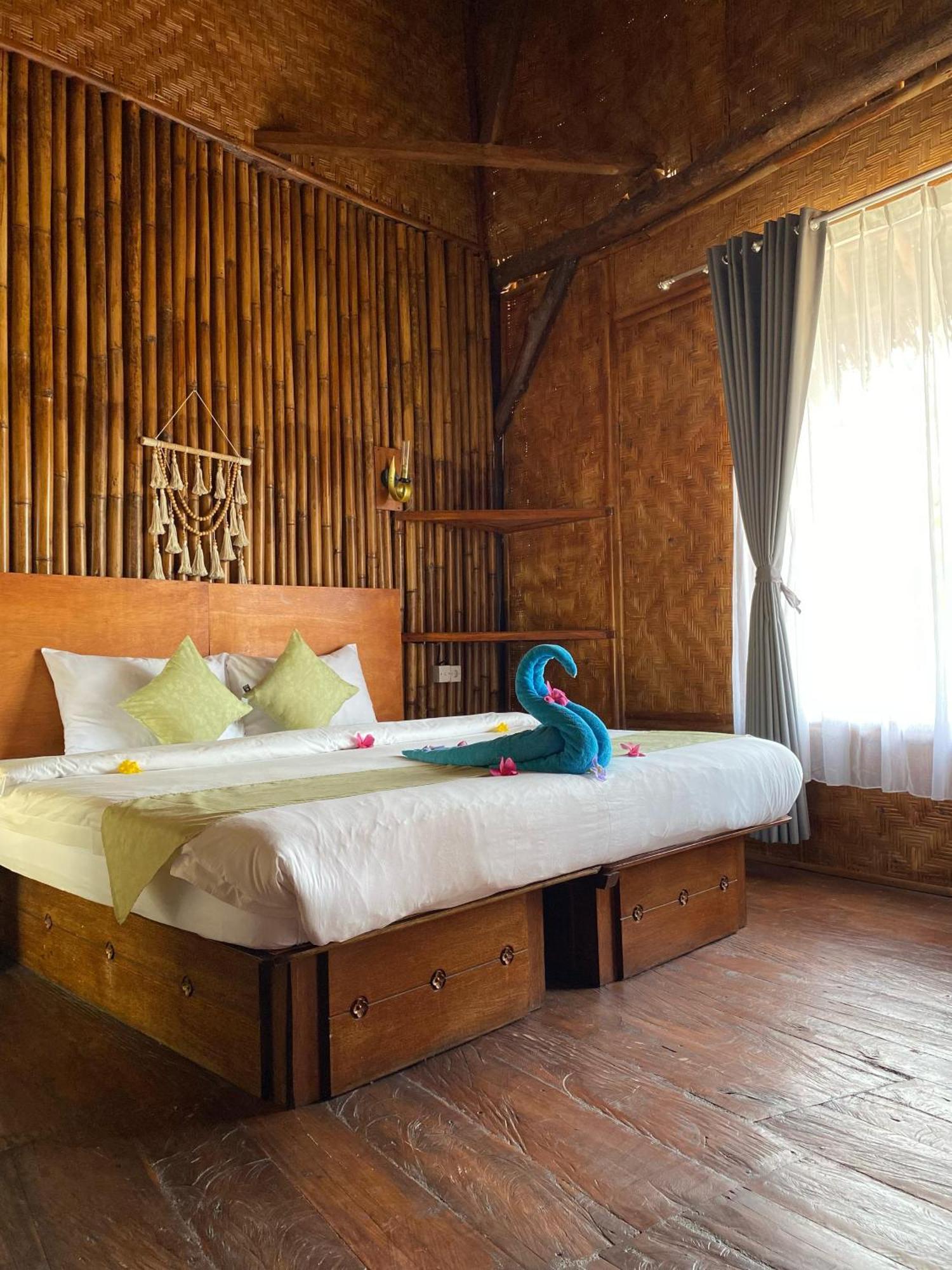 הוילה Batununggul Gading Tree House מראה חיצוני תמונה